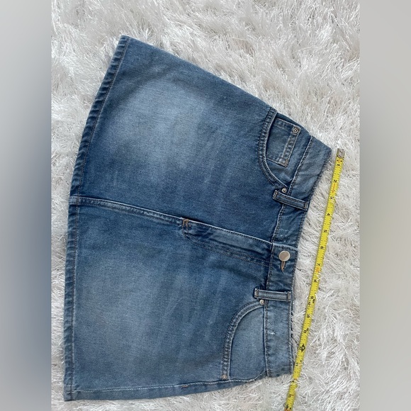 Light-Wash Denim Mini Skirt - Picture 4 of 5